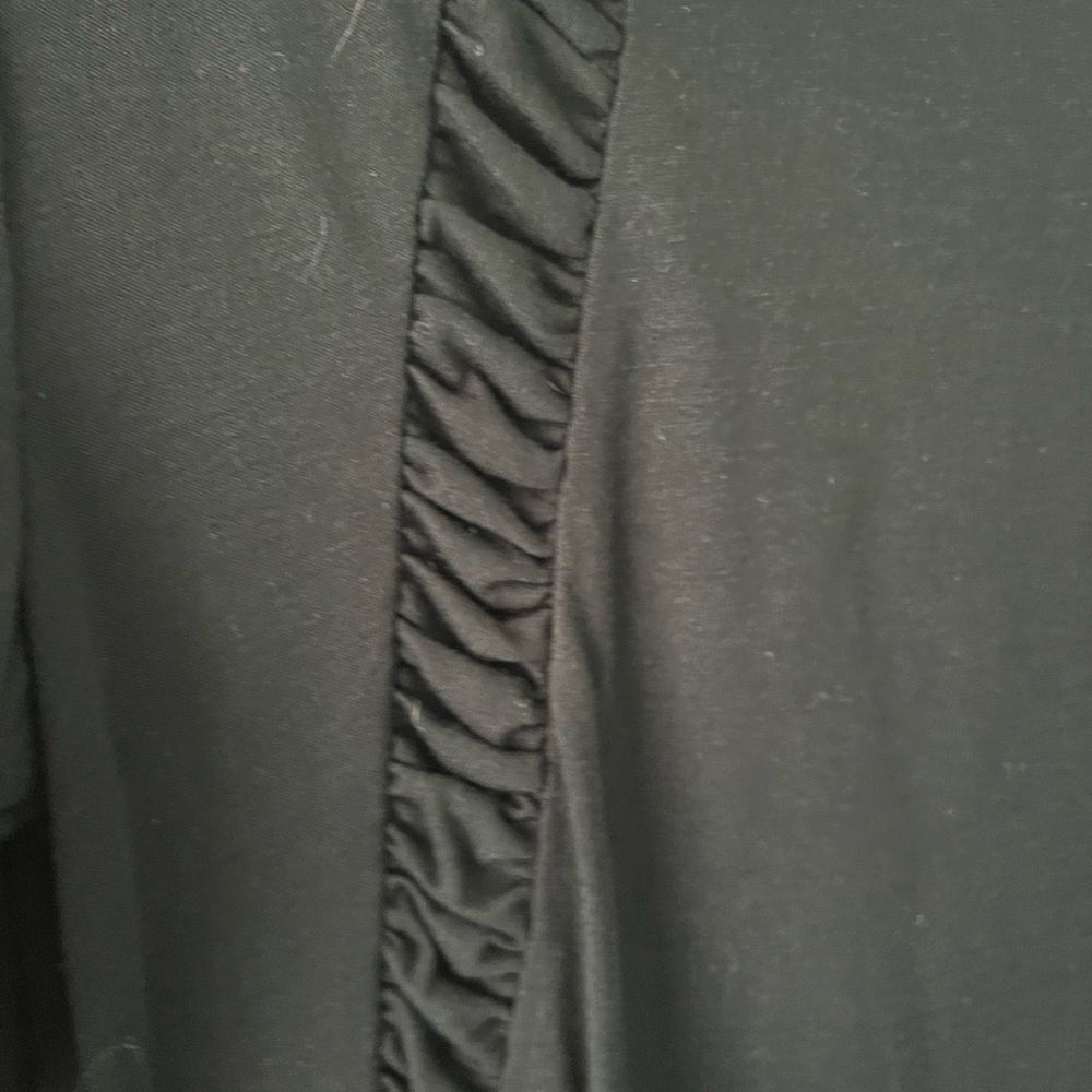 Ann Taylor T-Shirt with Ruching detail - Picture 6 of 6